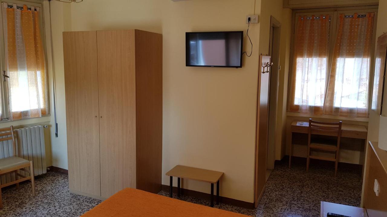 Albergo Meublè Olivi Toscolano Maderno Extérieur photo