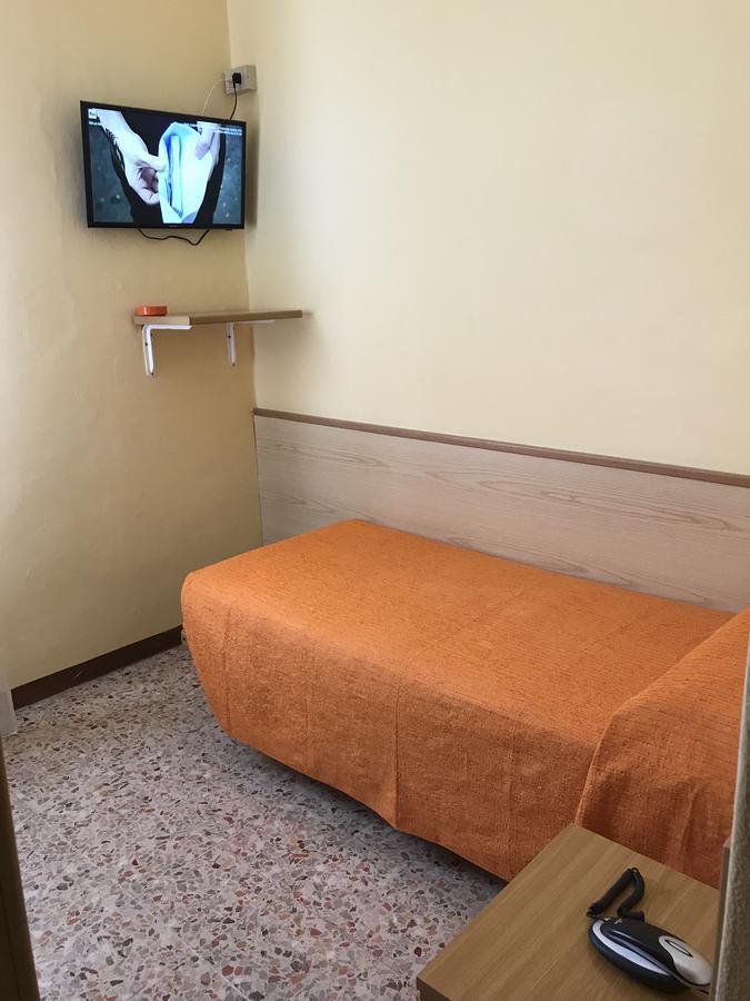 Albergo Meublè Olivi Toscolano Maderno Extérieur photo